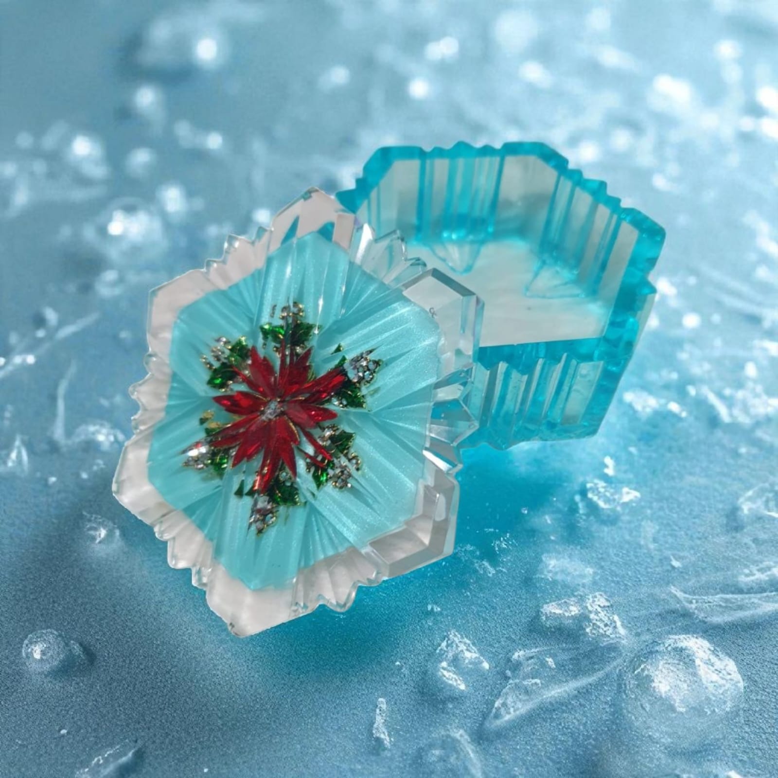 Epoxy Resin Snowflake Trinket Box – Light Blue Christmas Design with Brooch, Handmade Home Décor Gift