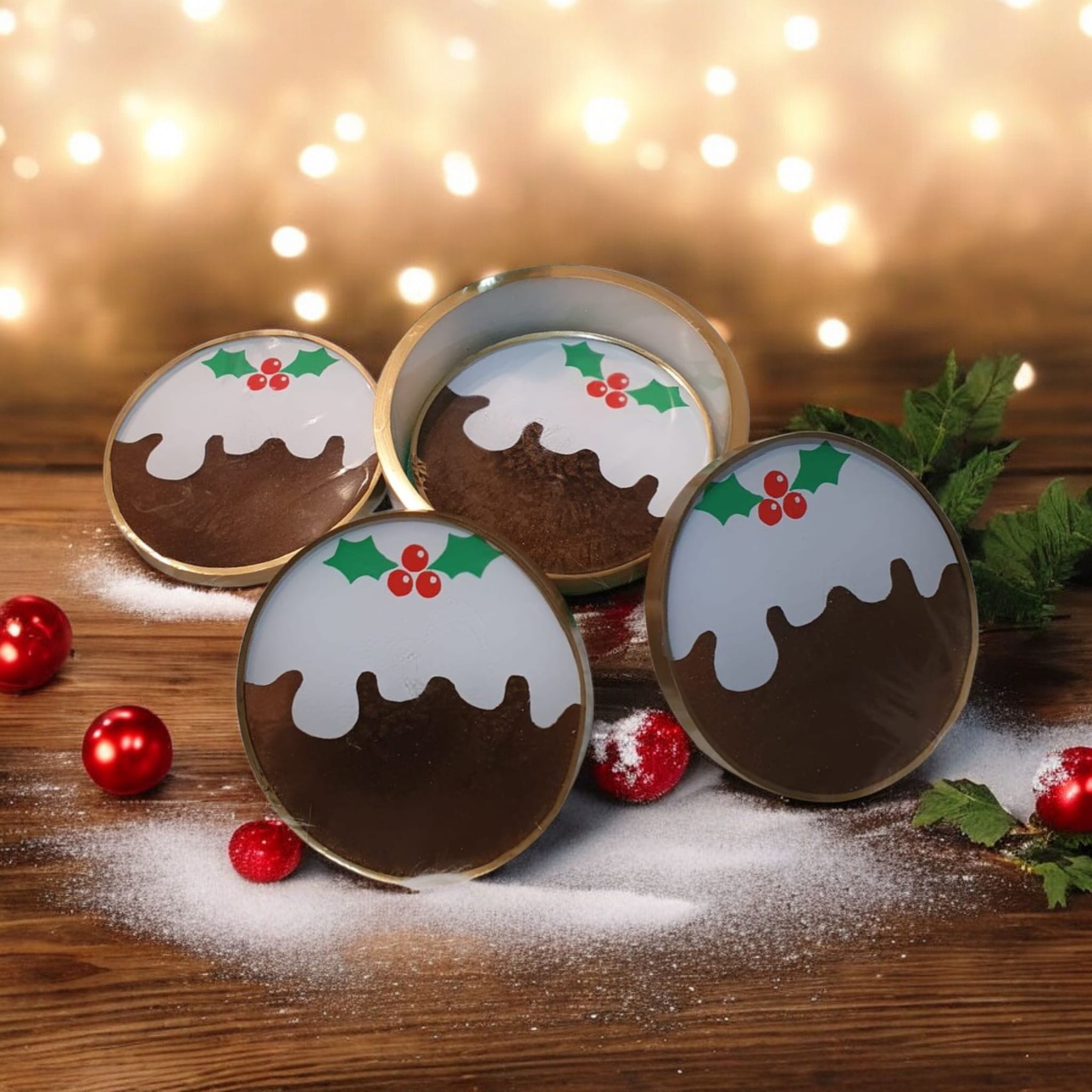 Christmas Pudding Resin Coaster Set – 4 Heatproof Coasters with Holder, Cute Festive Home Gift, Home Decor, Stocking Stuffer