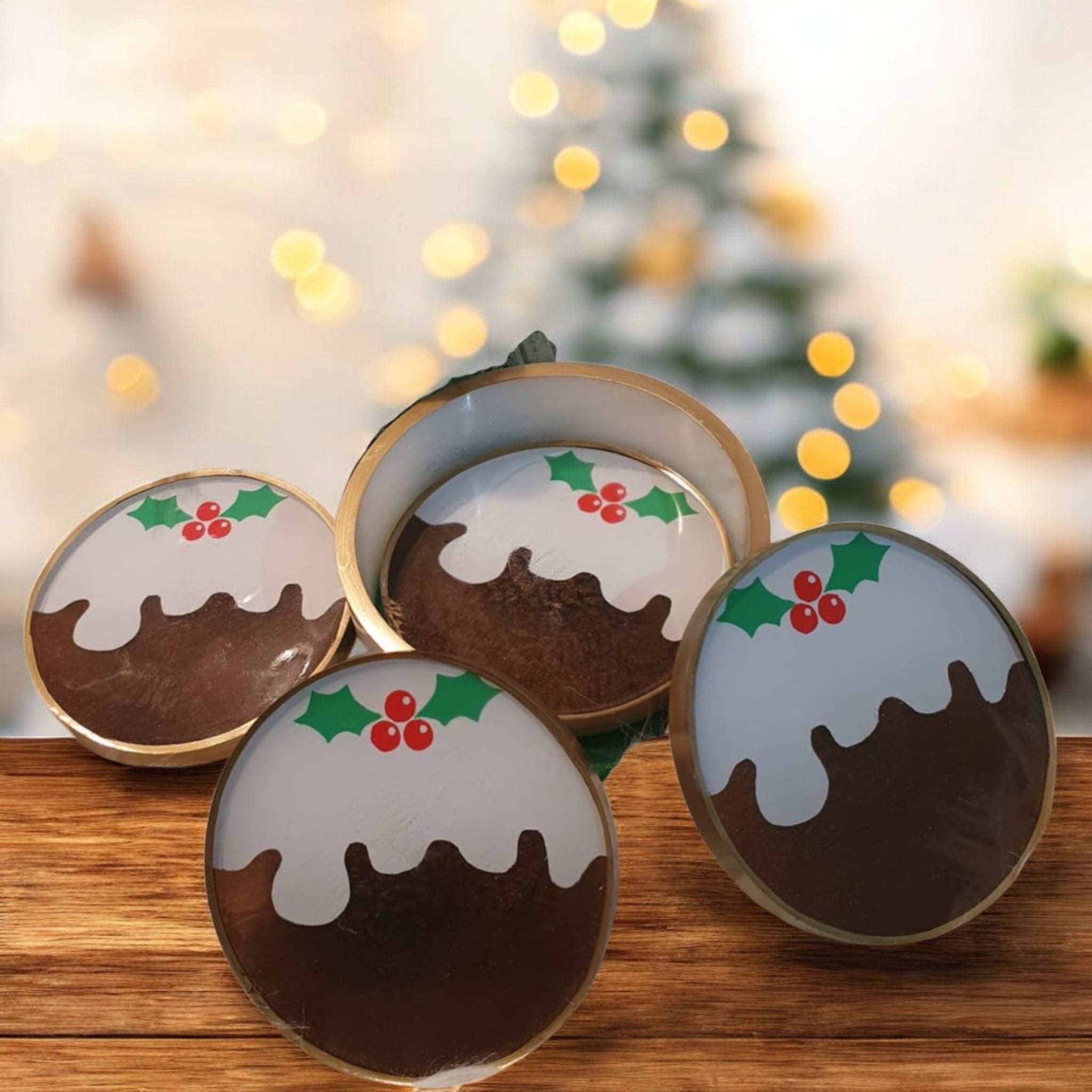 Christmas Pudding Resin Coaster Set – 4 Heatproof Coasters with Holder, Cute Festive Home Gift, Home Decor, Stocking Stuffer