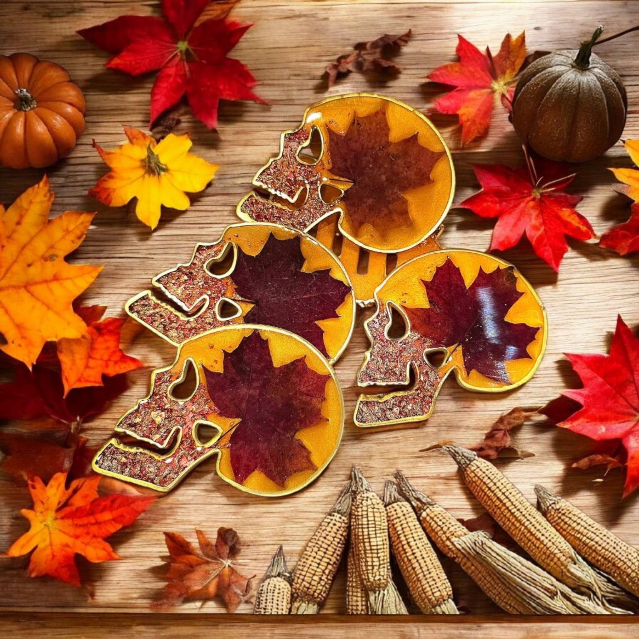 Skull Resin Coaster Set – Real Dried Maple Leafs, Gold Flakes, Autumn Gothic Home Decor