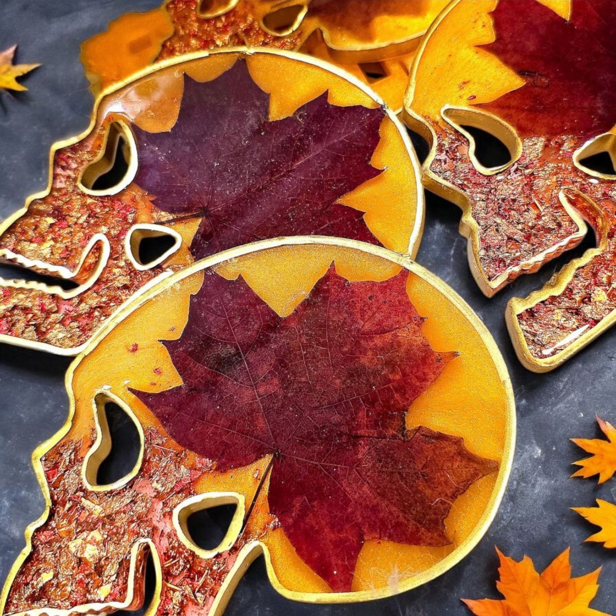 Skull Resin Coaster Set – Real Dried Maple Leafs, Gold Flakes, Autumn Gothic Home Decor