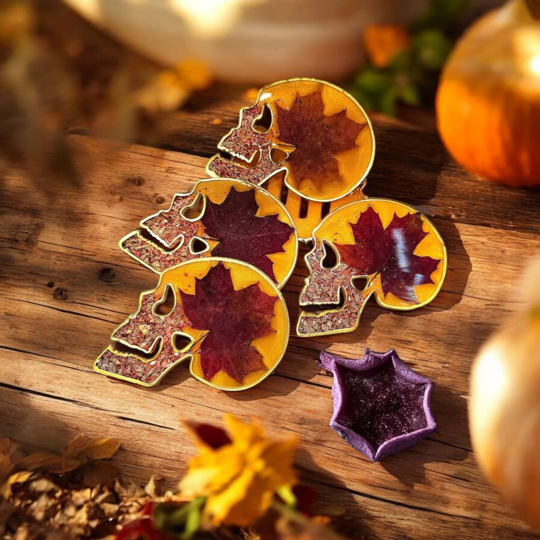 Skull Resin Coaster Set – Real Dried Maple Leafs, Gold Flakes, Autumn Gothic Home Decor